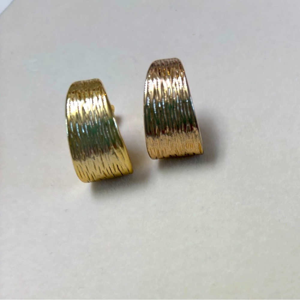 Vintage clip on earrings